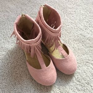 Girl’s shoes by Joyfolie